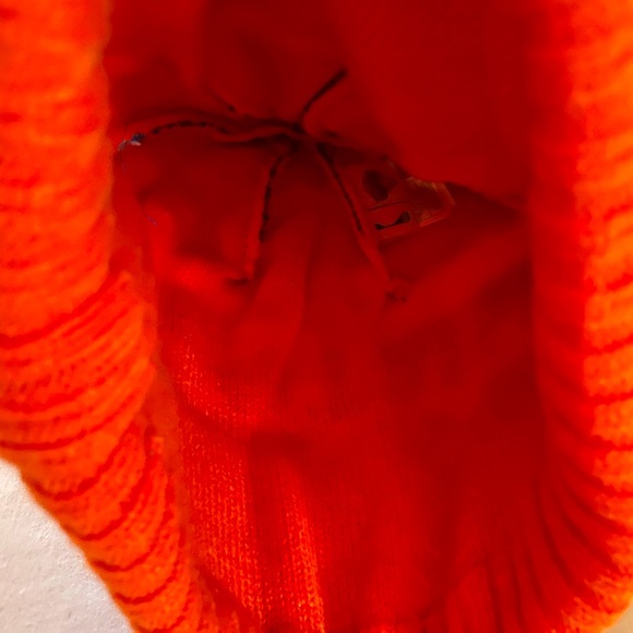 Adidas New York Knicks Pom Pom Beanie - Picture 3 of 3